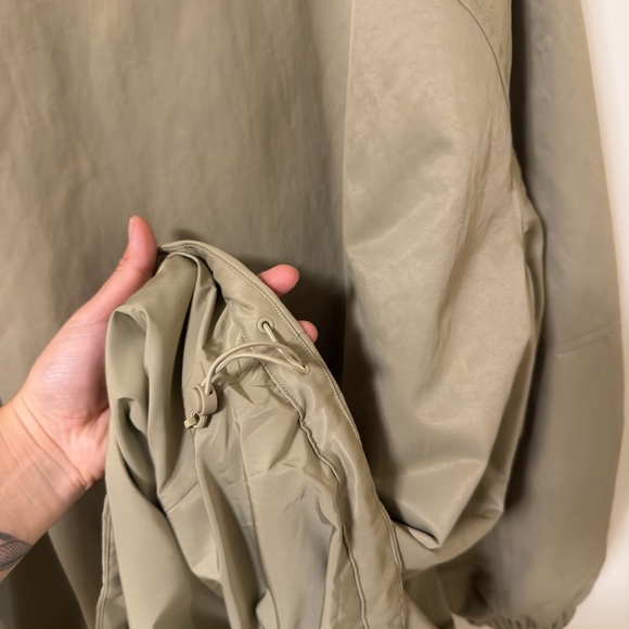 Lululemon - Lightweight Oversized  Coaches Jacket - Picture 8 of 9